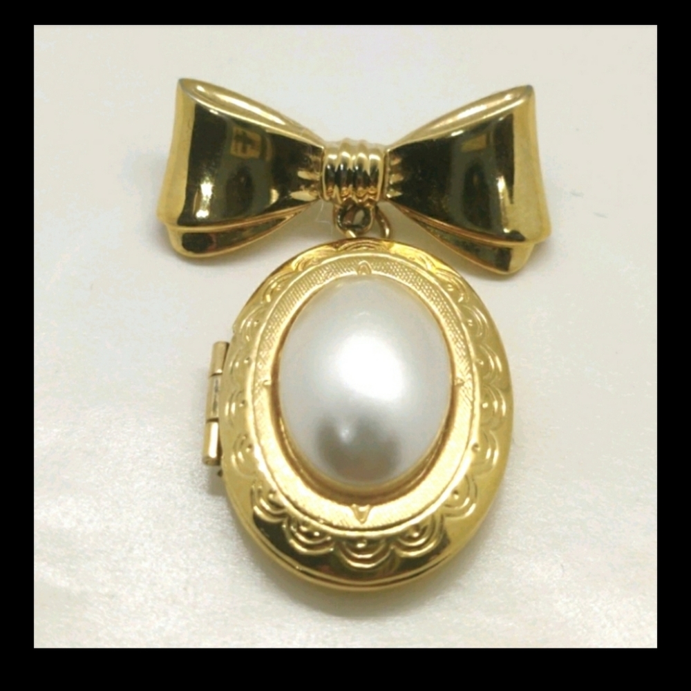 Victorian Revival dangling locket brooch - Picture 7 of 7
